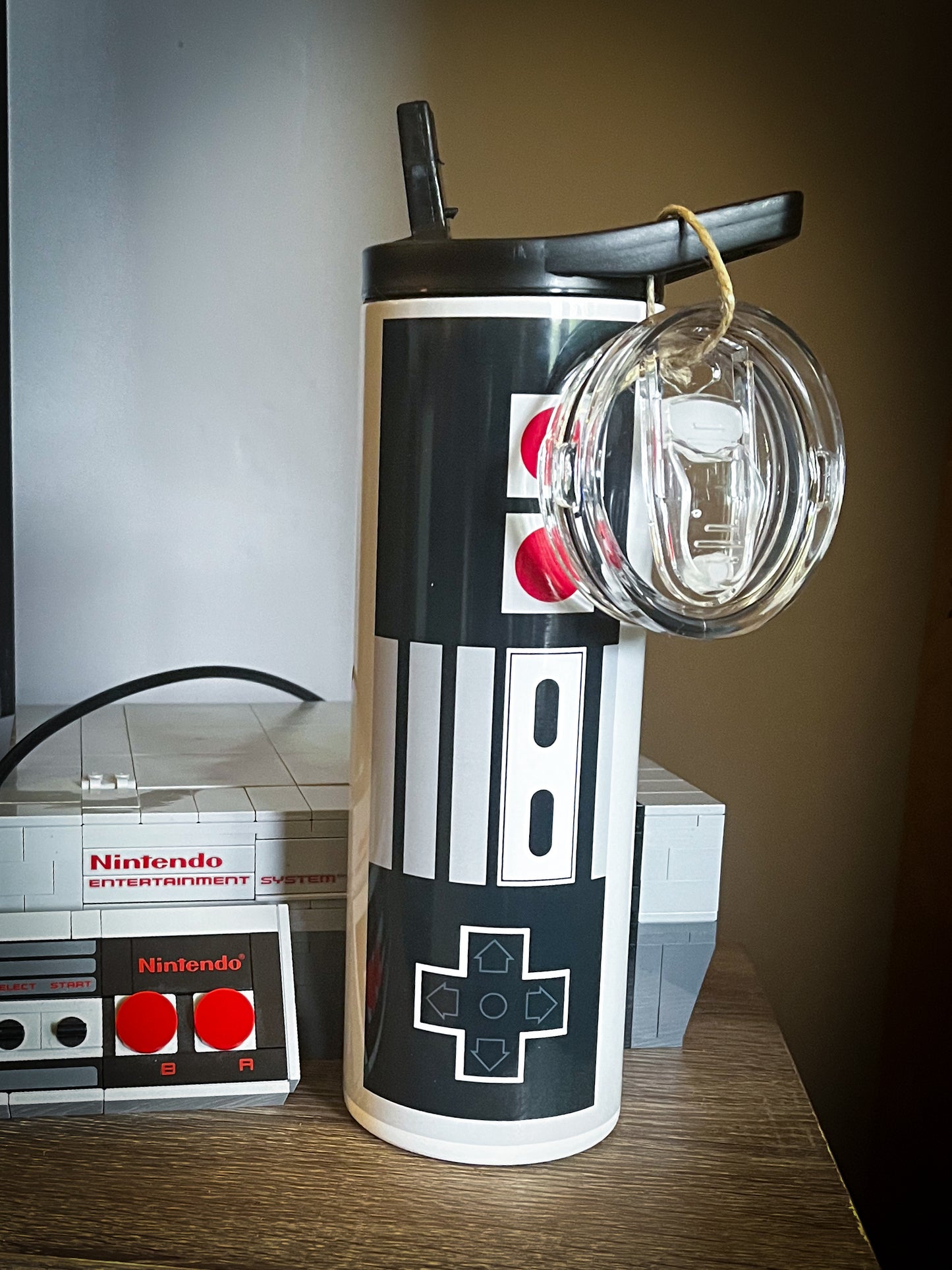 NES Controller | Dual Lid | 20oz Tumbler