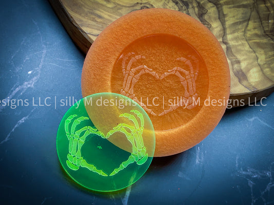 Skeleton Heart Hands Grippie/Badge Reel Silicone Mold
